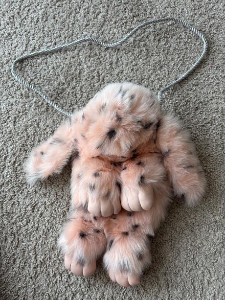 Plyšová kabelka, reserved