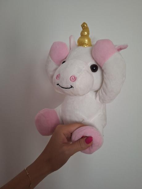 Hovoriaci jednorožec peek a boo, 