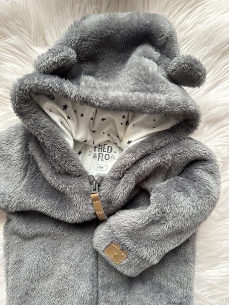 Flísovy overal s uškami, 68