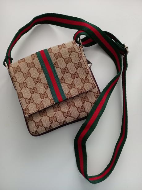 Crossbody, 