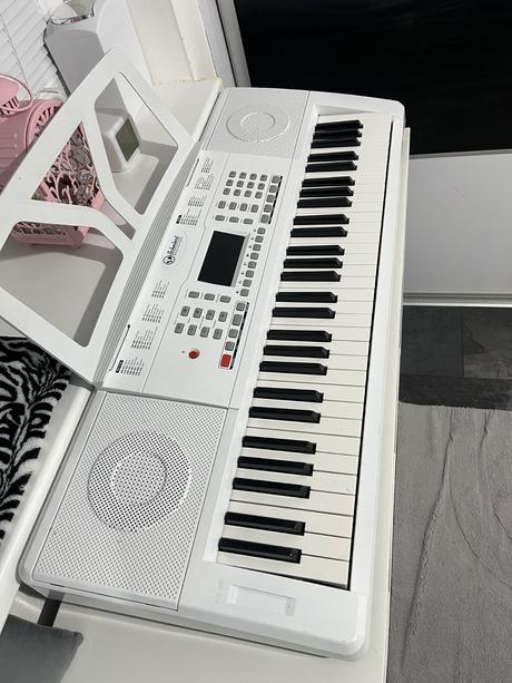 Keyobard elektronický klavír zn. schubert, 