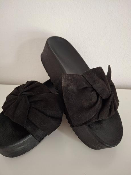 Čierne semišové šlapky pohodlné top, deichmann,38