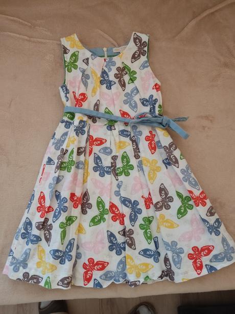 Motýlikove šaty, 116
