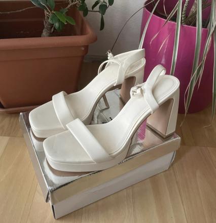 Sandale na hrubom opatku, stradivarius,40