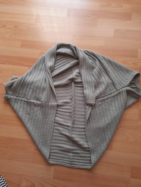 Dámsky pletený kardigan,