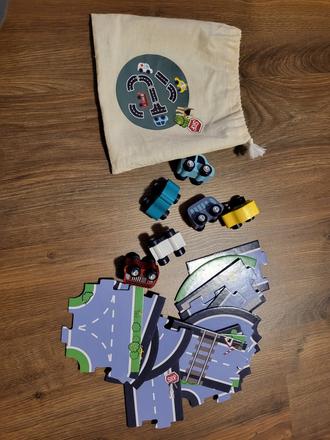 Autodráha s autíčkami,