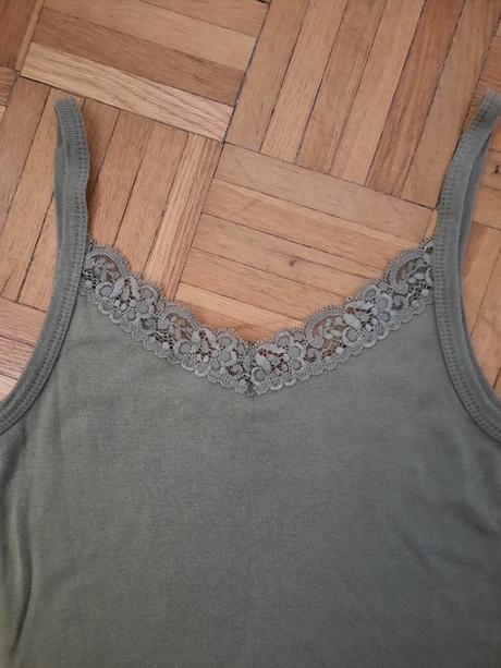 Dievčenské tielko, 152