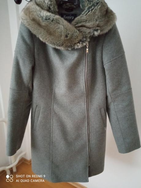 Kabát z kožušinkou, 38