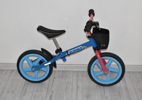Detské odrážadlo runner s brzdou a košíkom,