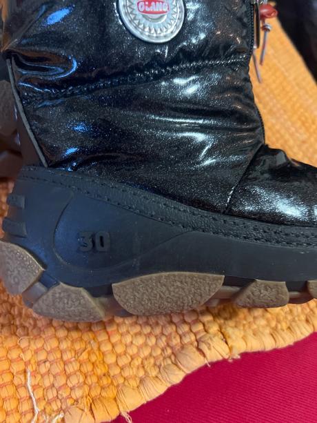 Cierne snehule olang vel.30, 30