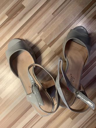 Sandálky na podpatku, 39