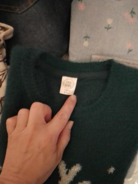 Balíček dievčenského oblečenia, 122–134