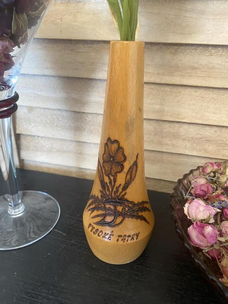 Drevená vázička vysoké tatry,