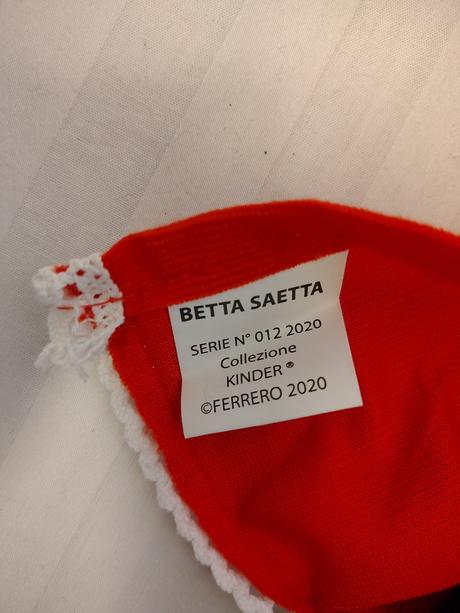 Kinder befana 2020, betta saetta, čarodejnica,