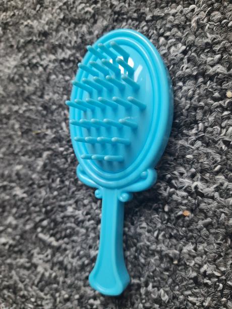 Bábika steffi + hrebeň, 