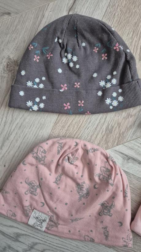 Čiapky 4x, sinsay,74