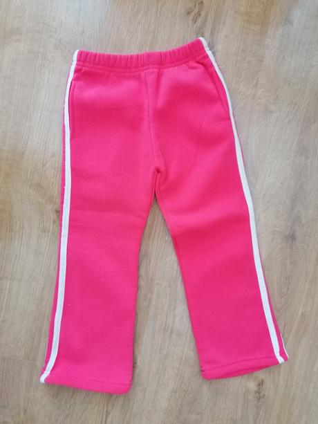 Hrubšie tepláky, 104