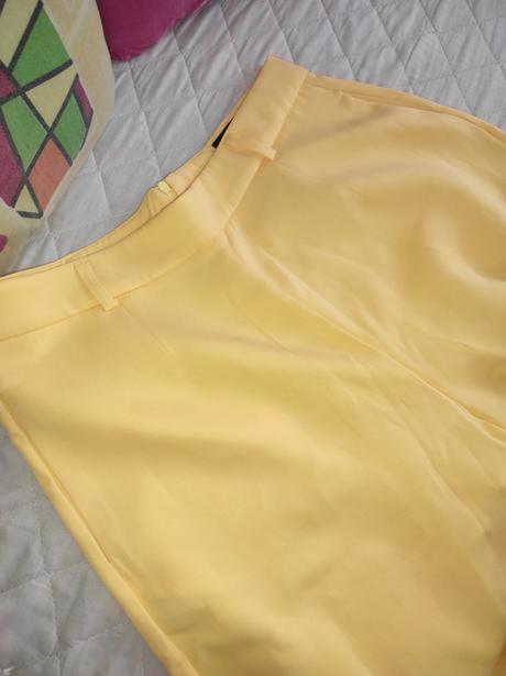 Siroke žlté nohavice, l