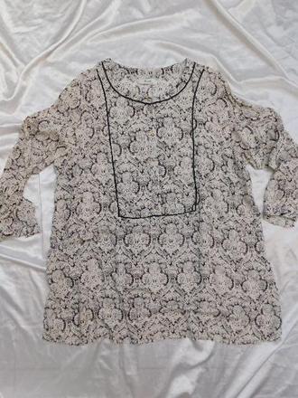 Pekna kvalitna lahučka bluzka, 50
