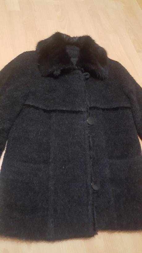 Vlnený kabát s kožušinou, 38