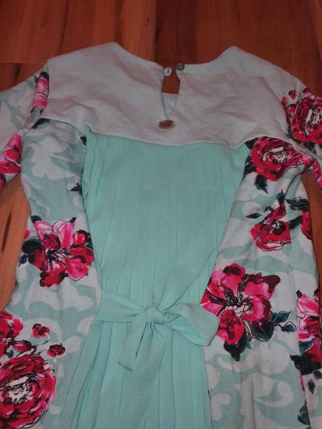 Prekrásne značkové šaty na zimu, 146