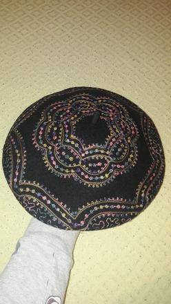 Krásna orientálna baretka, s