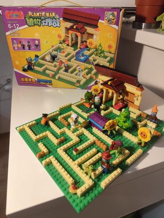 Plants vs zombies lego.,