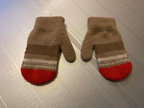 Palciakove rukavice, soby, lupilu,86