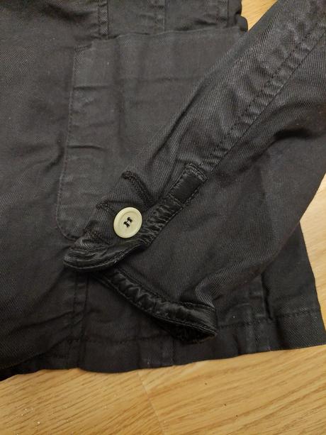 Cierne riflove sako, 42