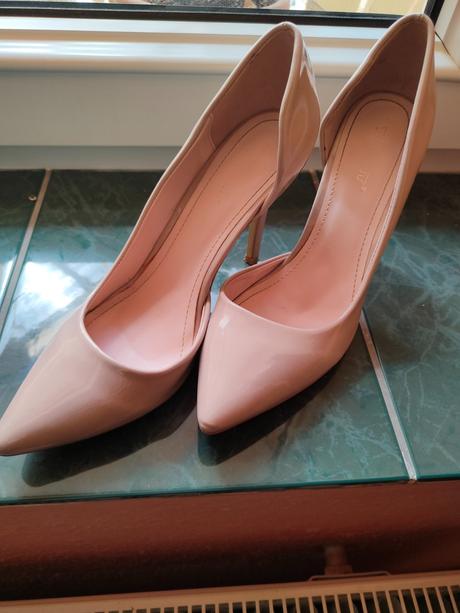 Krémové poltopánky, 40