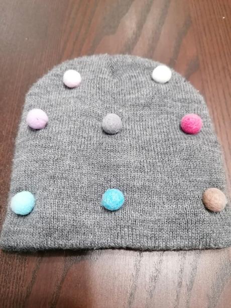Čiapka s guličkami, 74