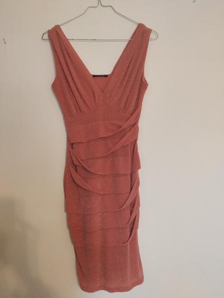 Trblietavé kokteilové šaty, orsay,s