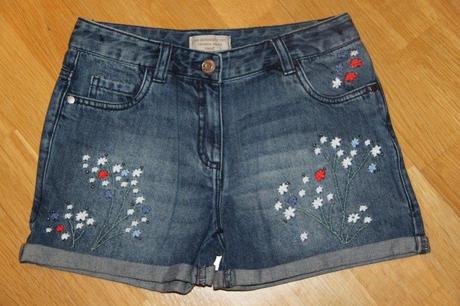 Kraťase s kvietkami, next,146