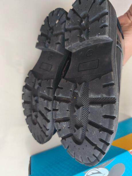 Lakované šnurovacie topánky, 33