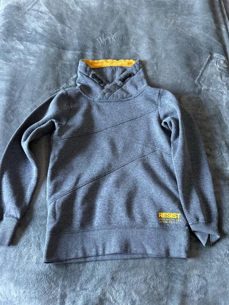 Pulóver v.č. 134/140, 134