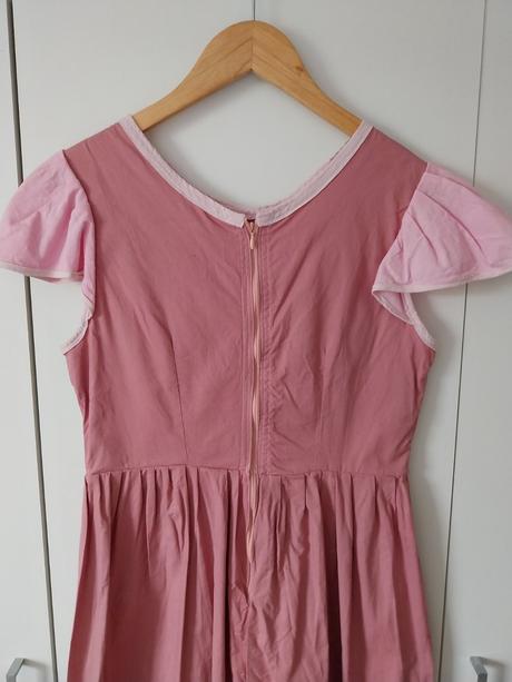 Vyšívané šaty, s