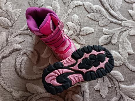 Čižmy pre dievčatá, authority,25