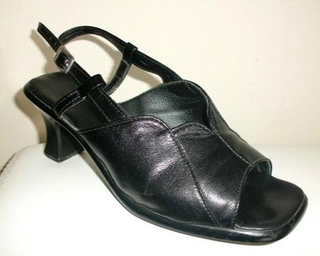 Pohodlné kožené sandálky - veľ. 37, 37