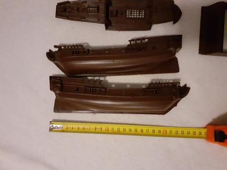 Plastikový model lode black falcon, 