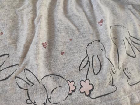 Šaty so zajačikmi, 68