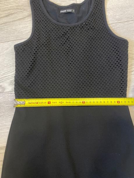 Čierne minišaty, s