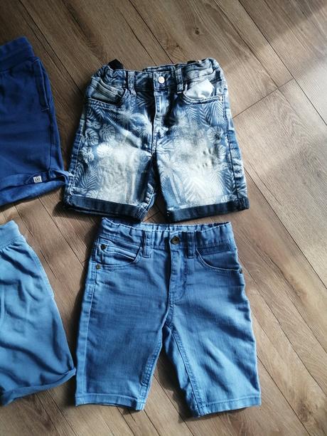 Kraťasy, reserved,110