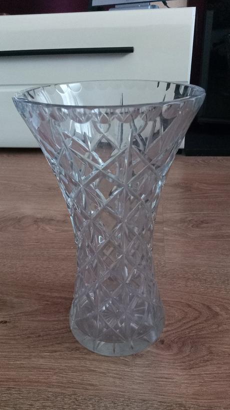 Predam keramicke pohare a salky, 