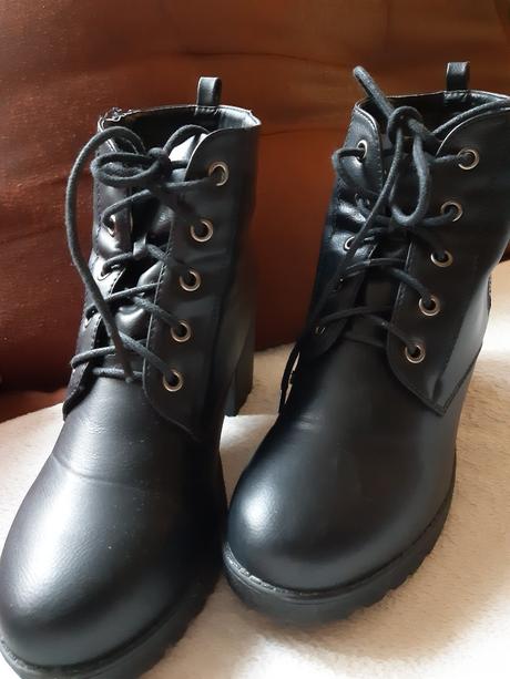 Kotnikove topanky, 39