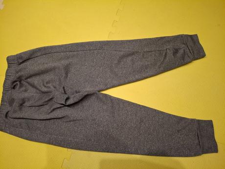 Športové teplakove nohavice, 152