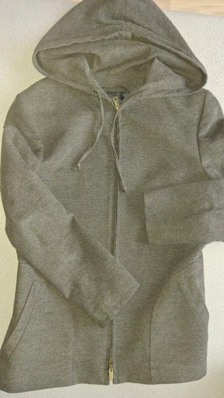 Dámske tmavošedé športové samo s kapucňou., 38