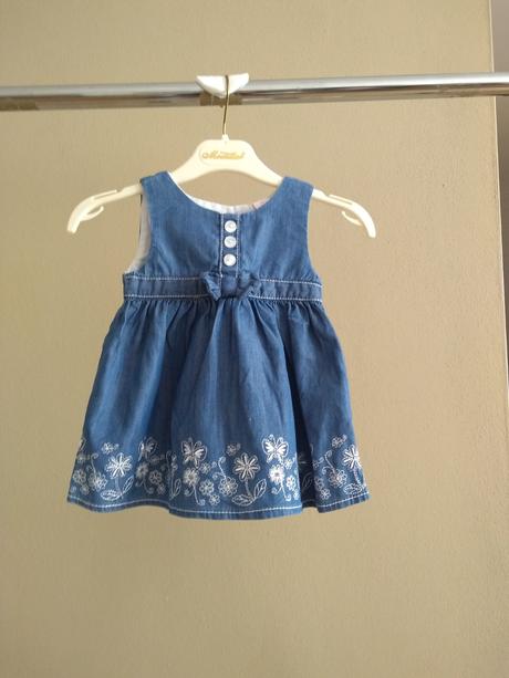 Riflové šaty s bielou výšivkou, dopodopo,68