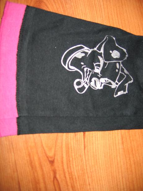 Dievčenské tepláčiky, 146