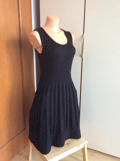 Nenosené vlnené šaty zn. benetton, benetton,36