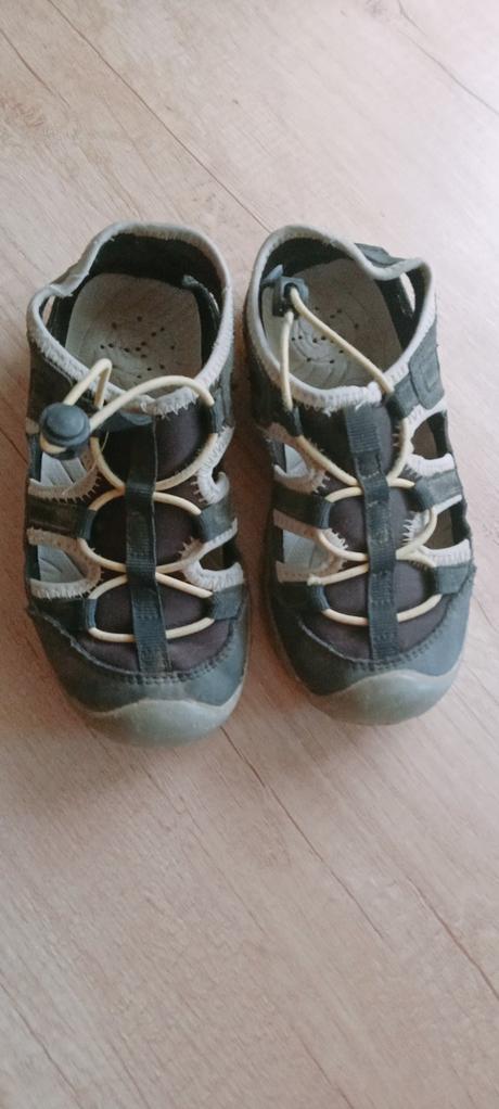 Športové sandále, 28